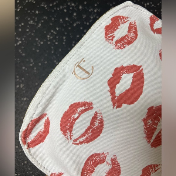 CHARLOTTE TILBURY | 1ST EDITION LIP PRINT CANVAS MAKEUP BAG NWOT - Picture 5 of 8